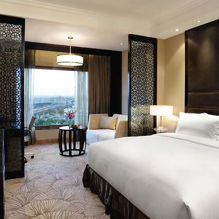 Crowne Plaza New Delhi Mayur Vihar Noida By Ihg Экстерьер фото Deluxe Room