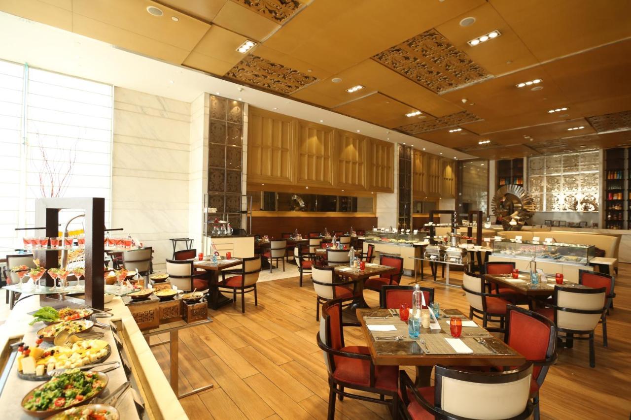 Crowne Plaza New Delhi Mayur Vihar Noida By Ihg Экстерьер фото The restaurant