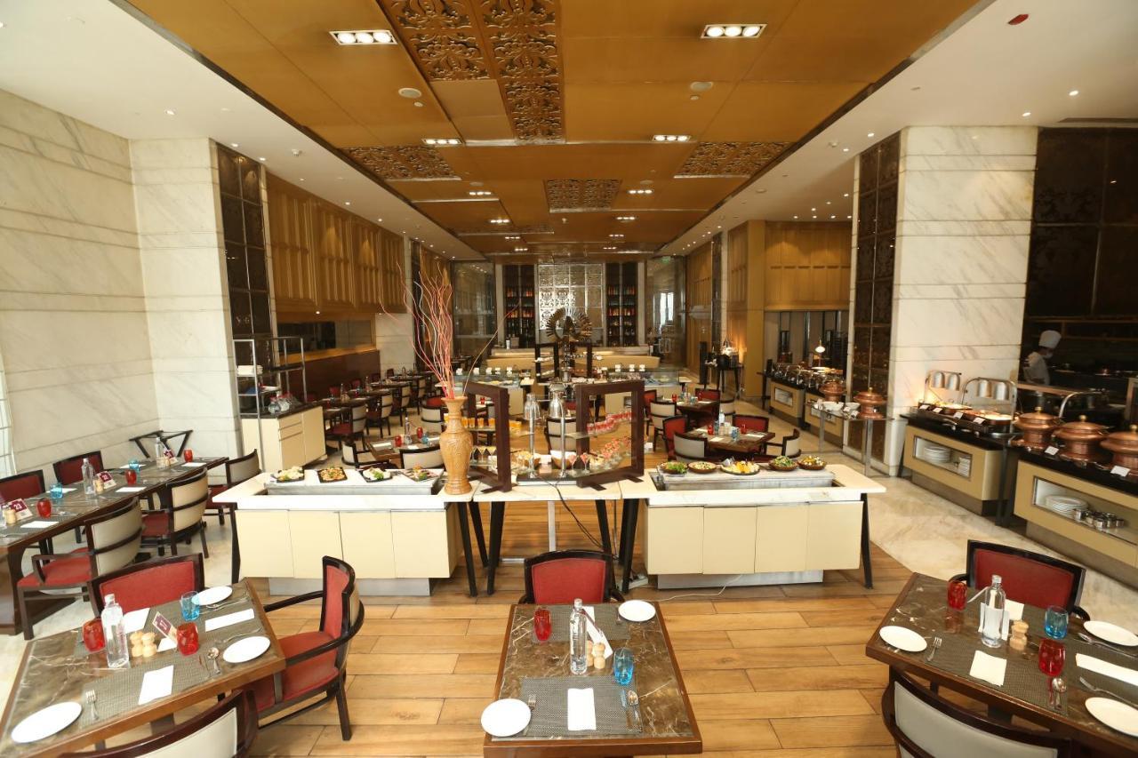 Crowne Plaza New Delhi Mayur Vihar Noida By Ihg Экстерьер фото The restaurant