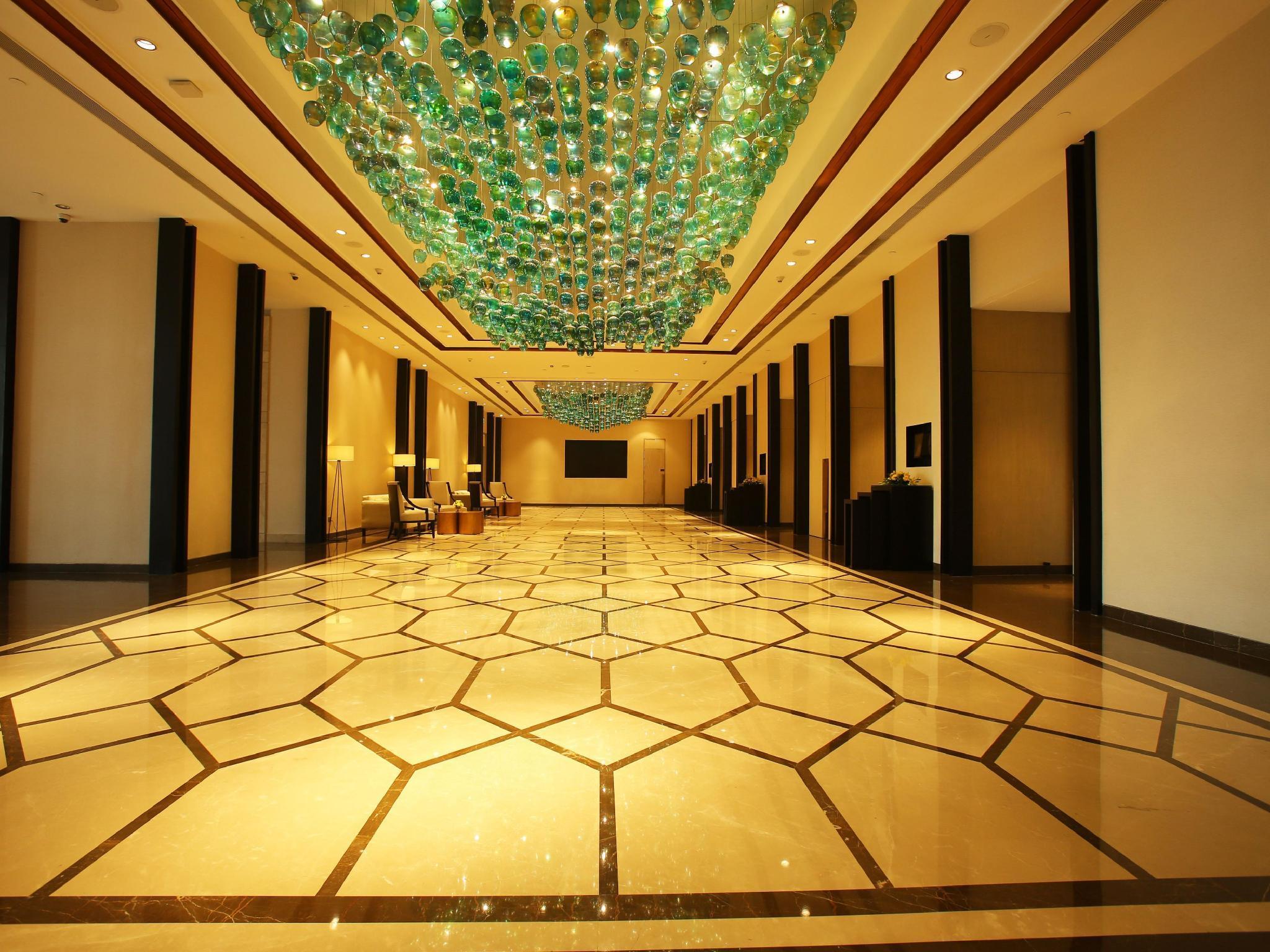 Crowne Plaza New Delhi Mayur Vihar Noida By Ihg Экстерьер фото The lobby of the Taj Mahal Palace, Mumbai