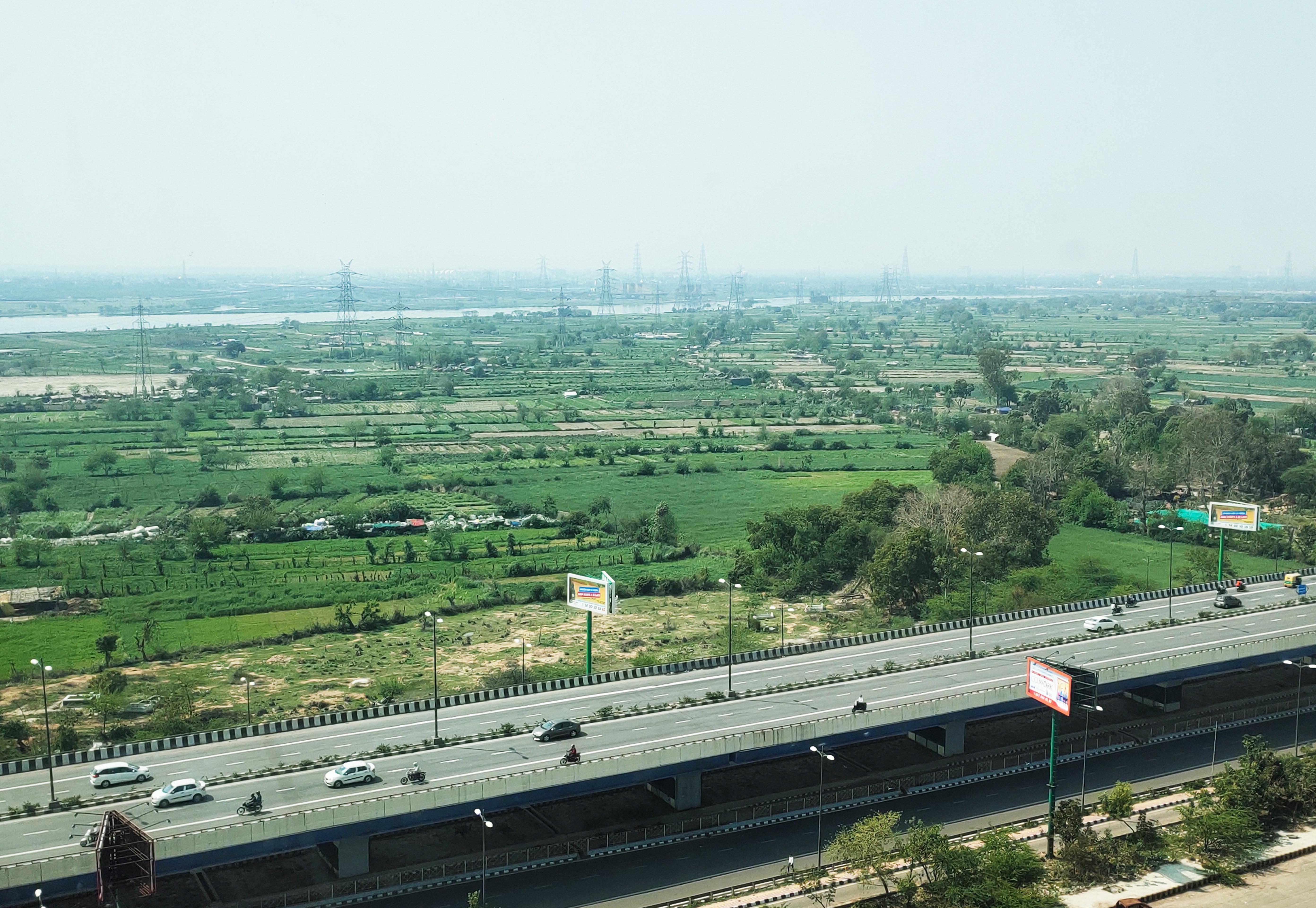 Crowne Plaza New Delhi Mayur Vihar Noida By Ihg Экстерьер фото NH 10 near Gurgaon
