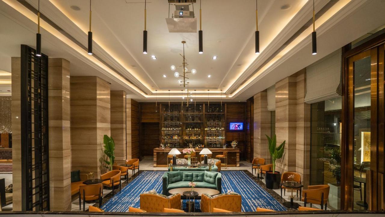 Crowne Plaza New Delhi Mayur Vihar Noida By Ihg Экстерьер фото The lobby of the hotel