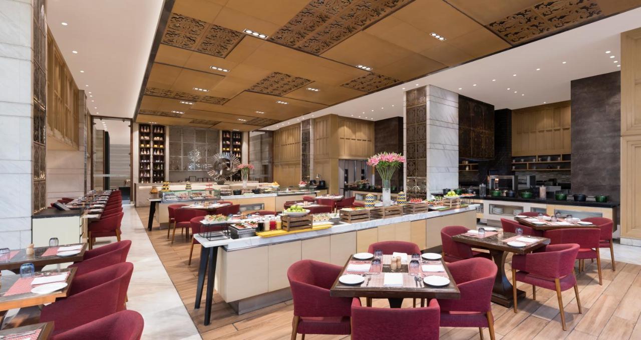 Crowne Plaza New Delhi Mayur Vihar Noida By Ihg Экстерьер фото The restaurant