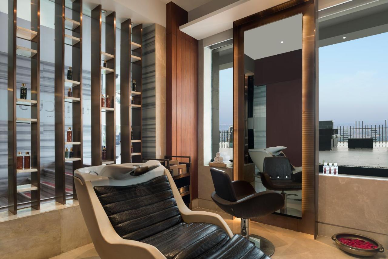 Crowne Plaza New Delhi Mayur Vihar Noida By Ihg Экстерьер фото Salon at The Oberoi, Mumbai