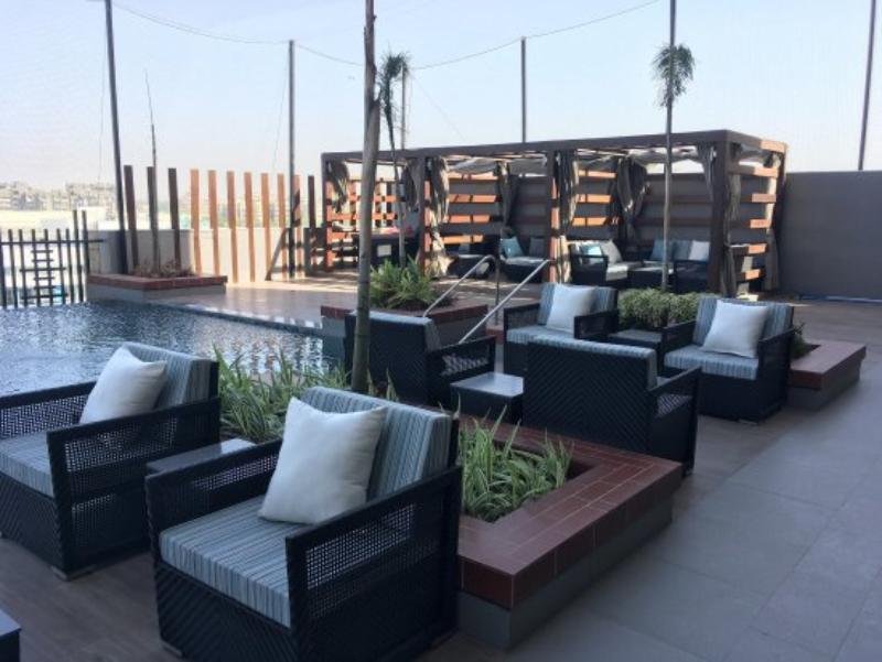 Crowne Plaza New Delhi Mayur Vihar Noida By Ihg Экстерьер фото Rooftop pool at the hotel